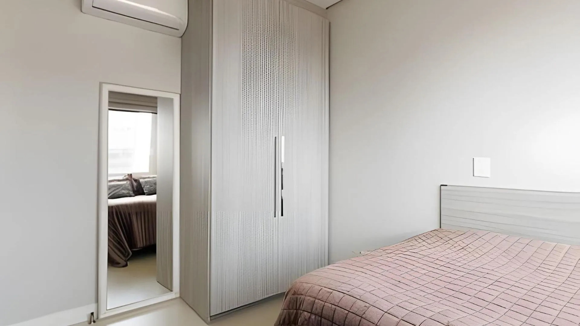 Apto 2 Quartos Com Sacada Ed.Jardim Milano Florianópolis 0*,  Βραζιλία